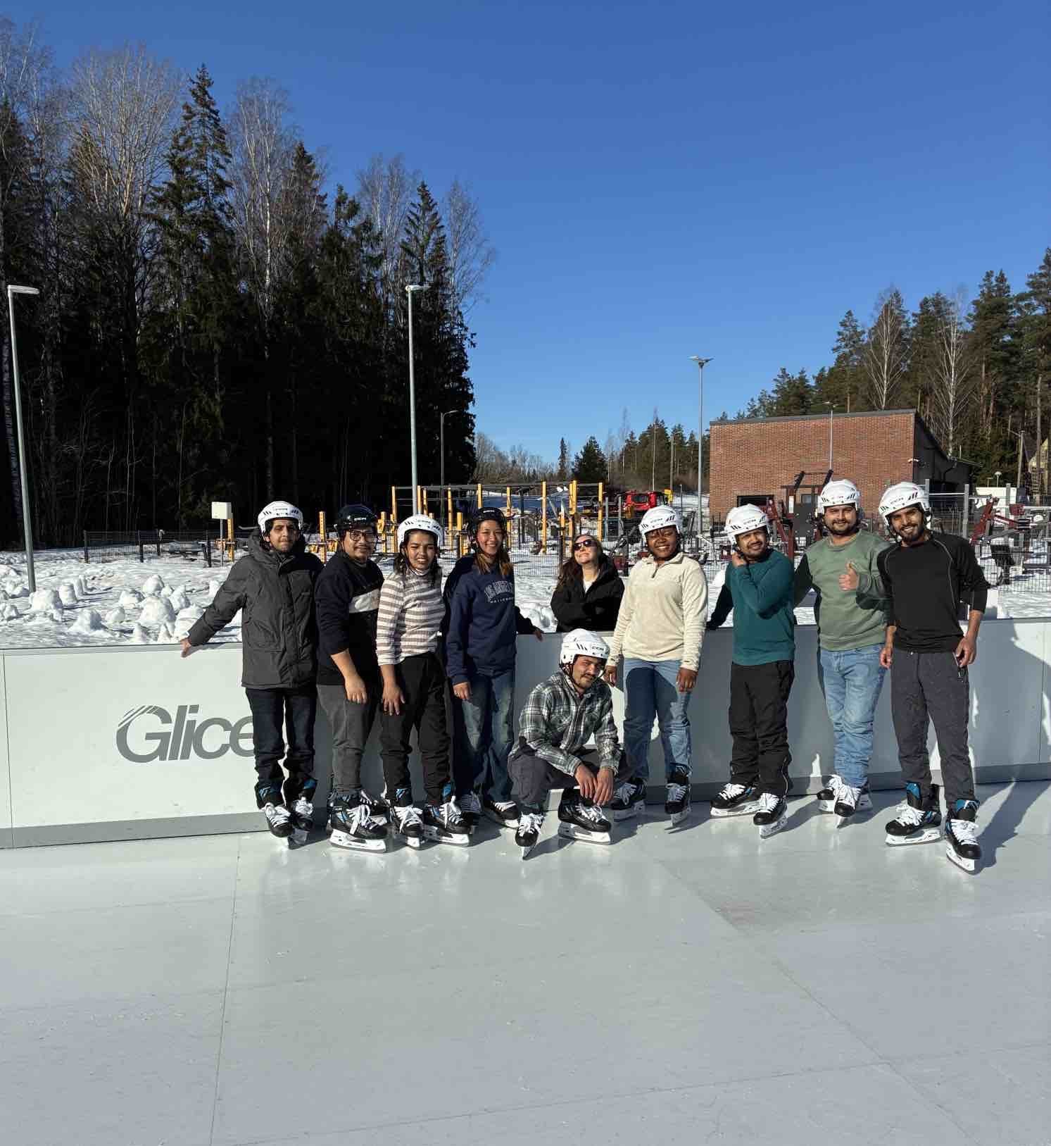 Nepali luistelu glice paloheinä